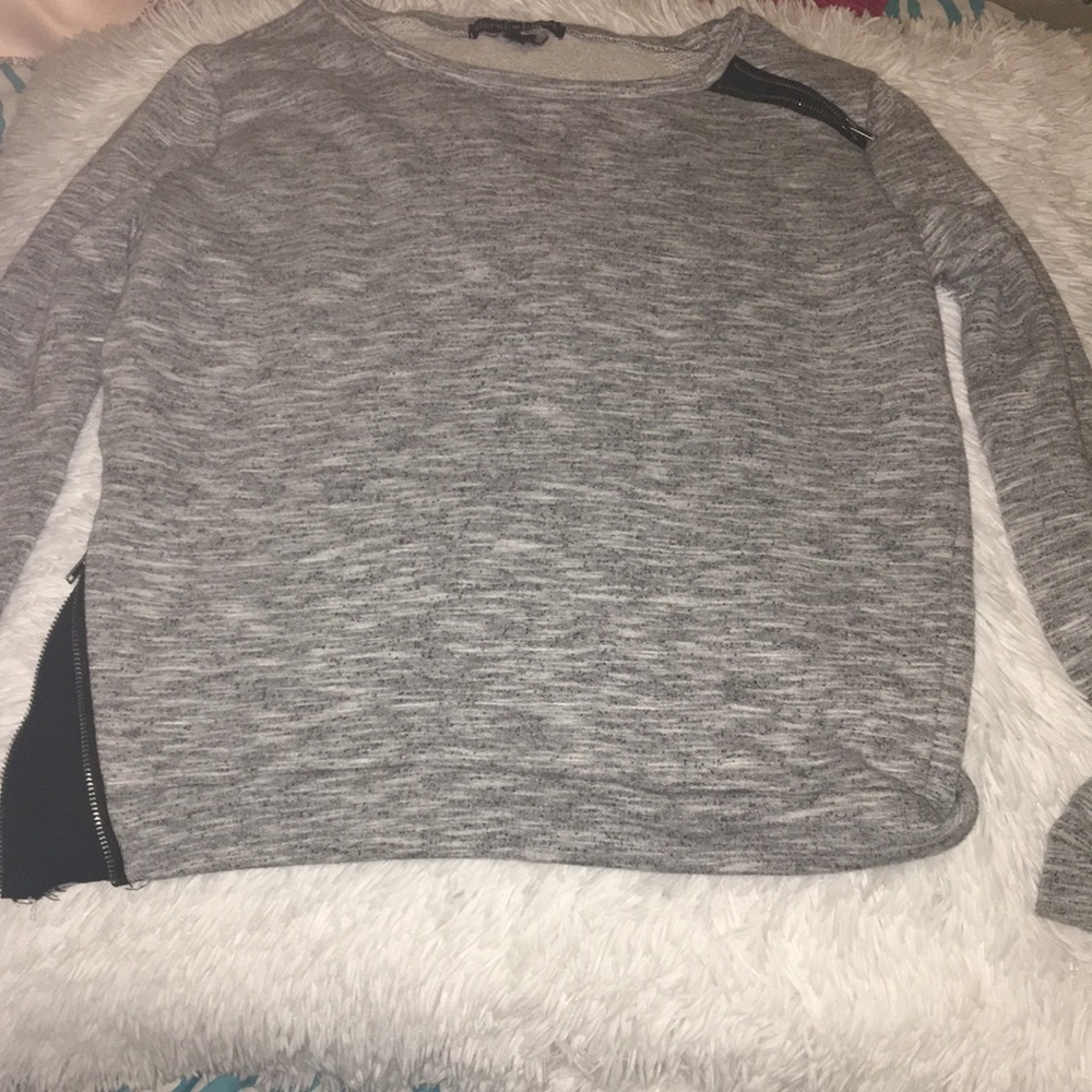 Cool and trendy long sleeved shirt